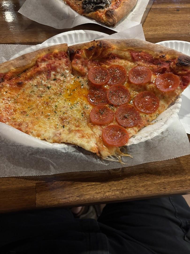 Niki's Pizza